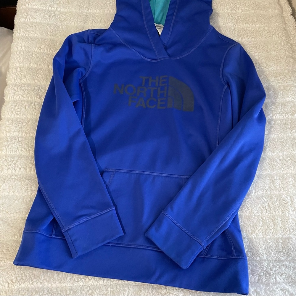 the north face women’s blue logo hoodie